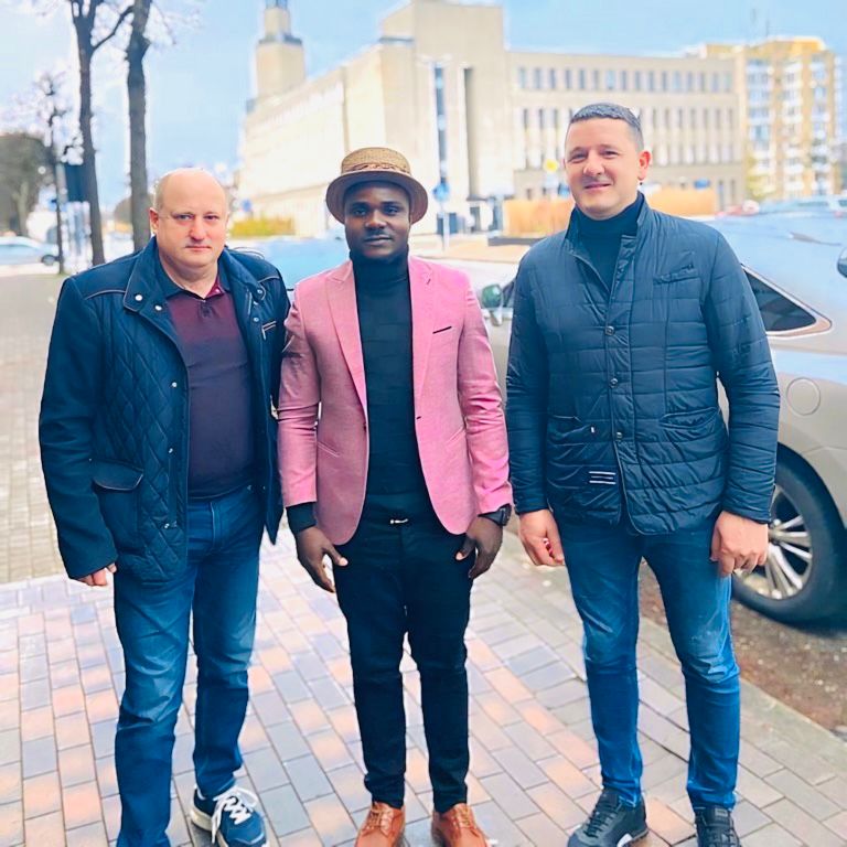 0e990e8b 9e1e 45aa 8035 29a6b7483f4f